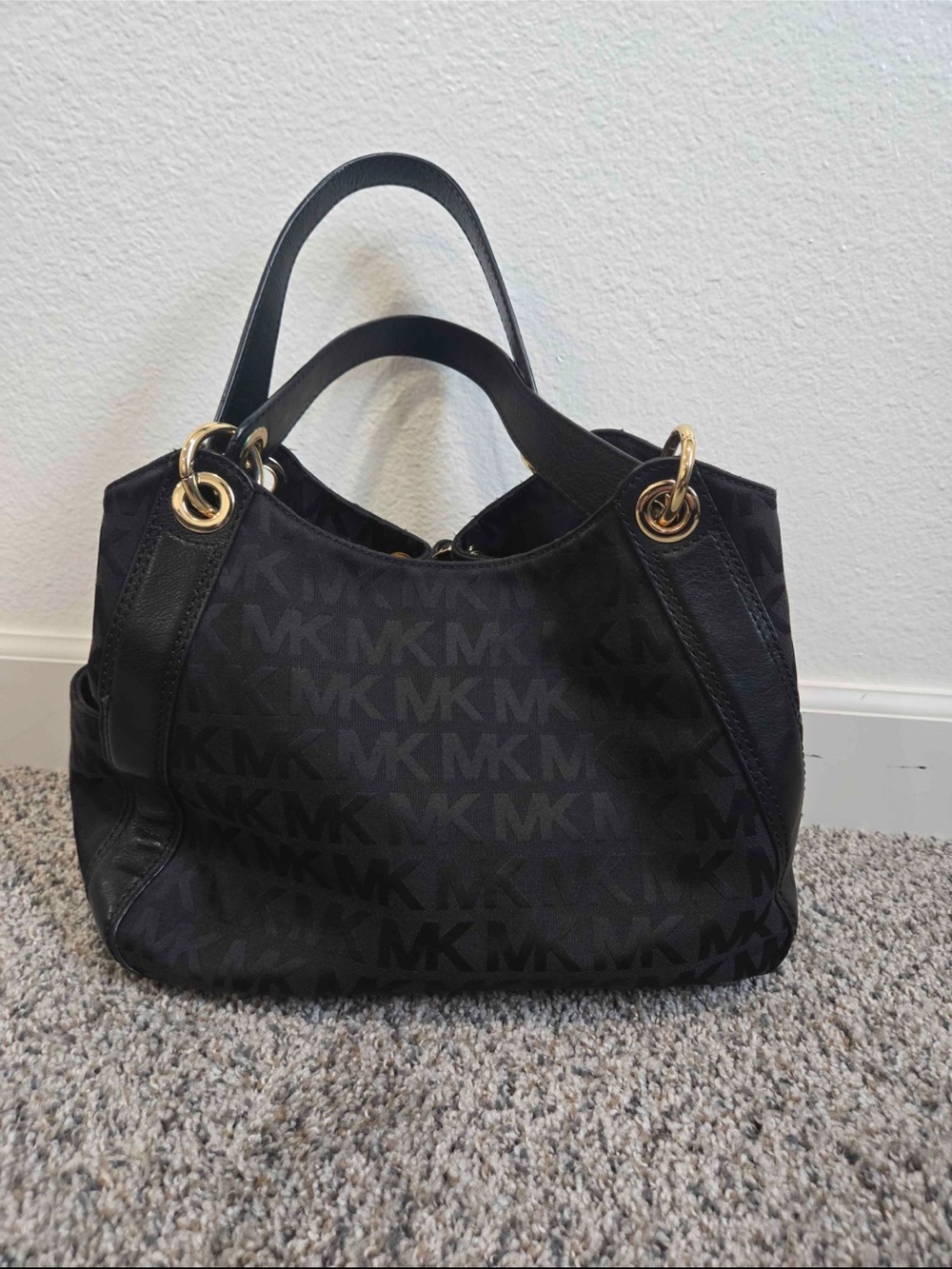 Michael Kors Black Logo Drawstring Shoulder Bag with Gold Hardware - Picture 2 of 4